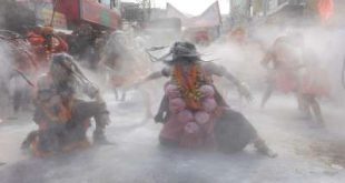  (Naga Sadhus) 